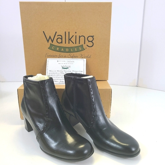Walking Cradles Shoes - Walking Cradles ankle boots Size 9W